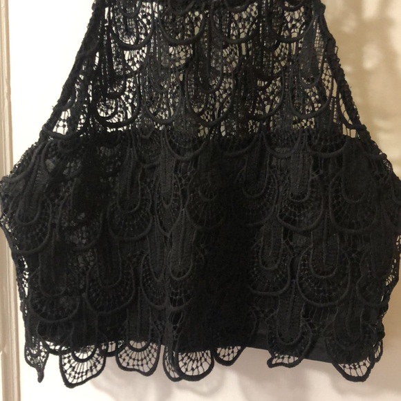 Black crop top from Envy - Picture 3 of 5